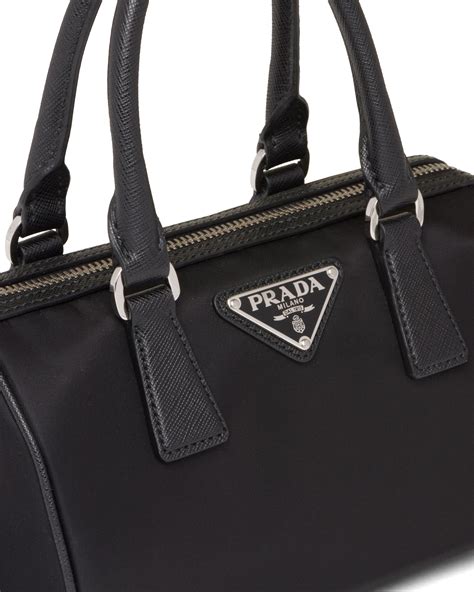 bolsos de prada autenticos|bolso de prada emblemático.